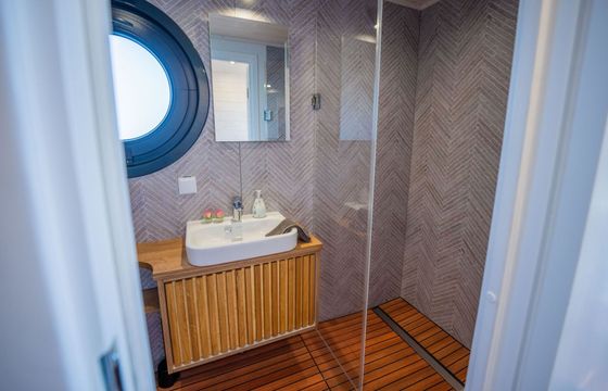 Houseboat WOMA D13