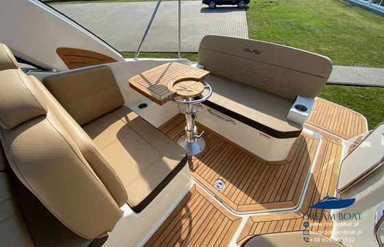 Motorboat Sea Ray 265 Sundancer 350hp