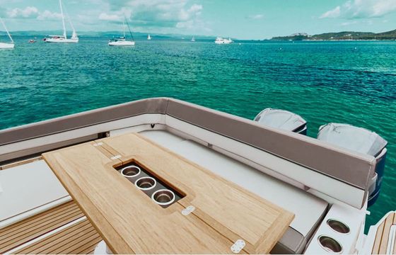 Motorboat Jeanneau Cap Camarat 9.0 Cc 500hp