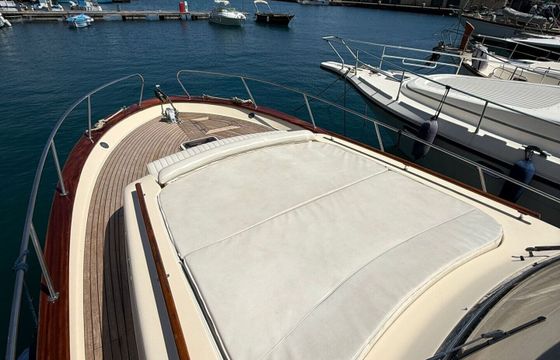 Motorboat Apreamare 38 Comfort 650hp