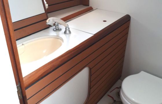 Sailboat Beneteau Oceanis 320 9.25m