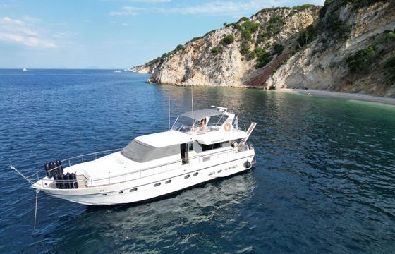 Motor yacht Canados 58ft 1640hp