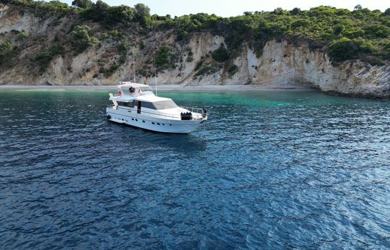 Motor yacht Canados 58ft 1640hp