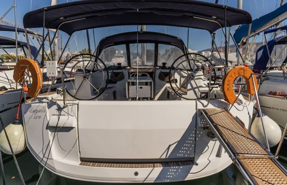 Sailboat Jeanneau Sun Odyssey 519 - 4 cabins 15.75m