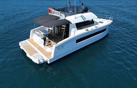 Motorboat Fountaine Pajot My 37 440hp