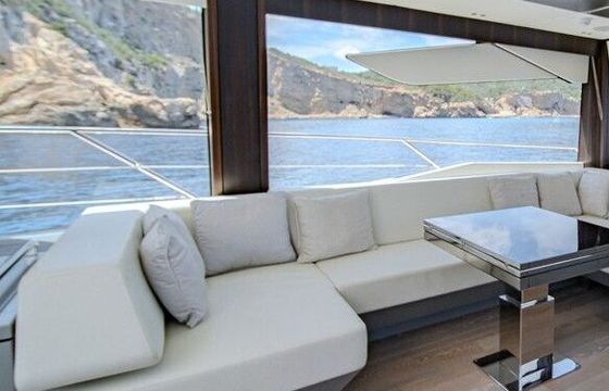 Motor yacht Sunseeker Predator 74