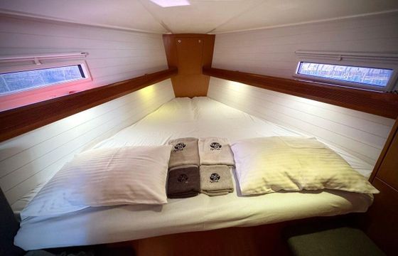 Sailboat BAVARIA Cruiser 40 12m
