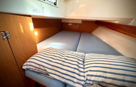 Sailboat BAVARIA Cruiser 40 12m