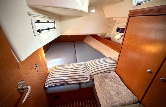 Sailboat BAVARIA Cruiser 40 12m