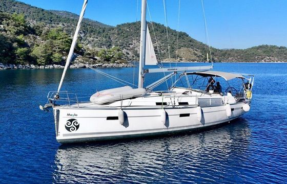Sailboat BAVARIA Cruiser 40 12m