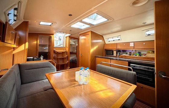 Sailboat BAVARIA Cruiser 40 12m
