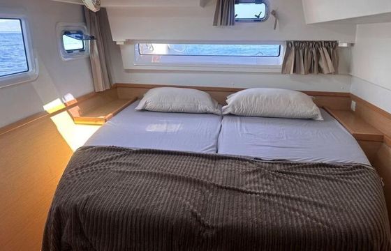 Catamaran Lagoon 42 12.79m