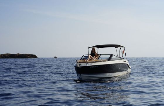 Motorboat Quicksilver ACTIV 675 CRUISER 200hp