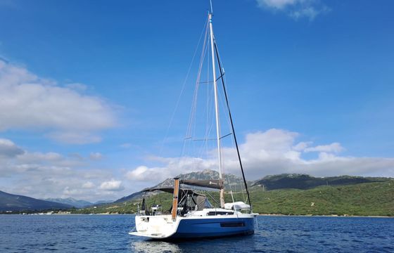 Sailboat Dufour Dufour 37 10m