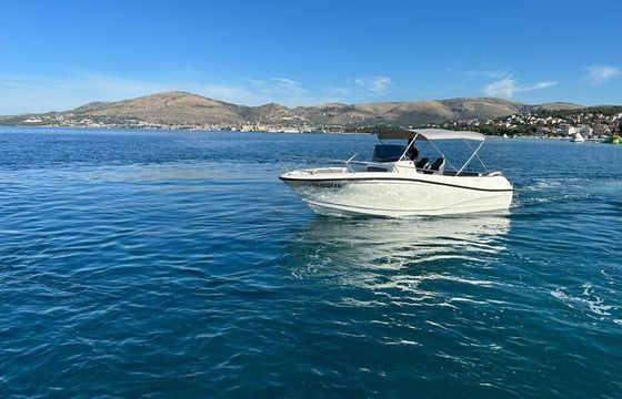 Motorboat Jeanneau Cap Camarat 7.55 250hp