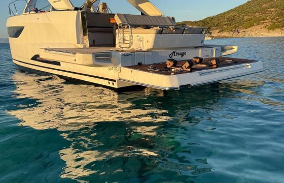 Motorboat Jeanneau DB 43 760hp