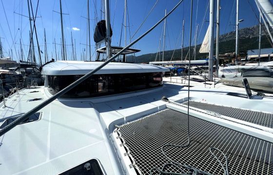 Catamaran Lagoon-Bénéteau Lagoon 42 - 4 + 1 cab. 12m