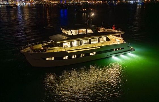 Motor yacht Luxury motor yacht with a capacity of 8 people 2024