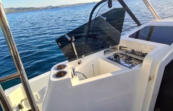 Motorboat Beneteau Flyer 9 sundeck 400hp