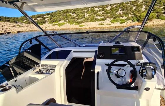 Motorboat Beneteau Flyer 9 sundeck 400hp