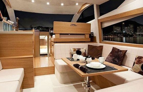Motorboat Luxury Motorcruiser with Toys Private dining available on board 850hp