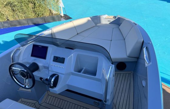 Motorboat RAND Source 22 250hp