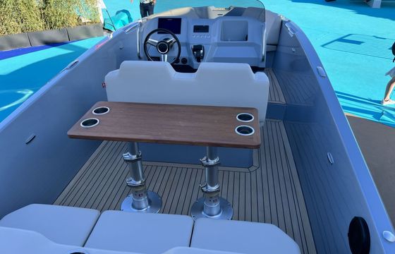 Motorboat RAND Source 22 250hp
