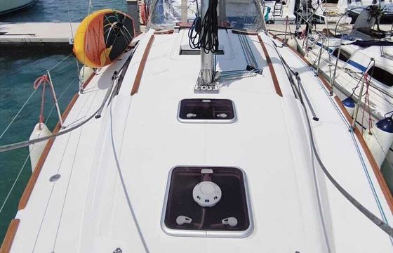 Sailboat Beneteau OCEANIS 37 11.74m