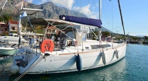 Sailboat Beneteau OCEANIS 37 11.74m