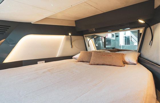 Motorboat Bellini Yacht Astor 36 700hp