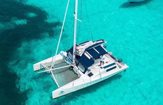 Catamaran Toxic Boat Escursione giornaliera all inclusive 10m