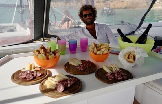 Catamaran Toxic Boat Escursione giornaliera all inclusive 10m