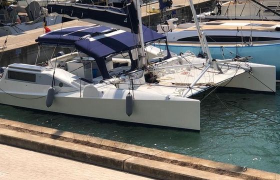 Catamaran Toxic Boat Escursione giornaliera all inclusive 10m