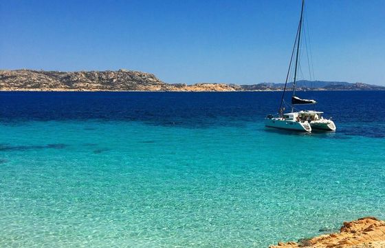 Catamaran Toxic Boat Escursione giornaliera all inclusive 10m