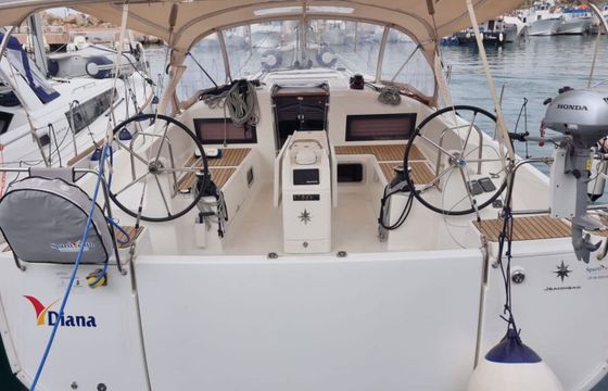 Sailboat Jeanneau Sun Odyssey 440 12.64m