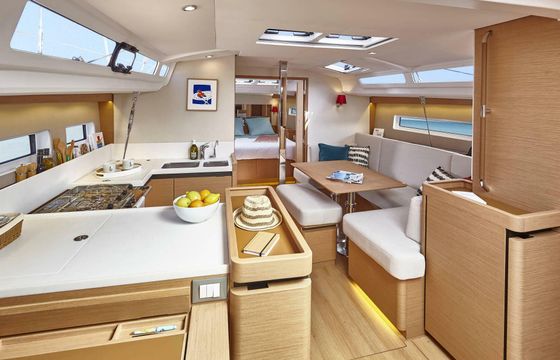 Sailboat Jeanneau Sun Odyssey 440 12.64m