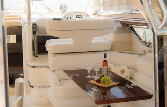 Motorboat Sealine 450 740hp