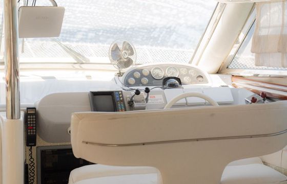 Motorboat Sealine 450 740hp