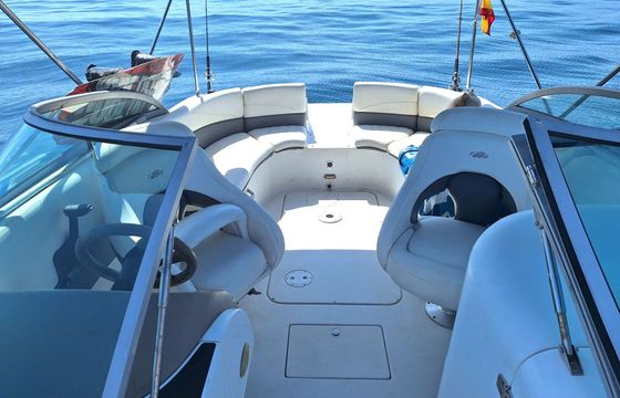Motorboat Four Winns 234 Funship 270hp