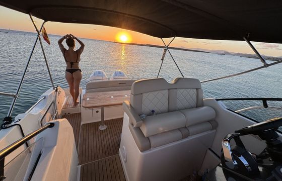Motorboat Quicksilver Activ 875 Sundeck 450hp