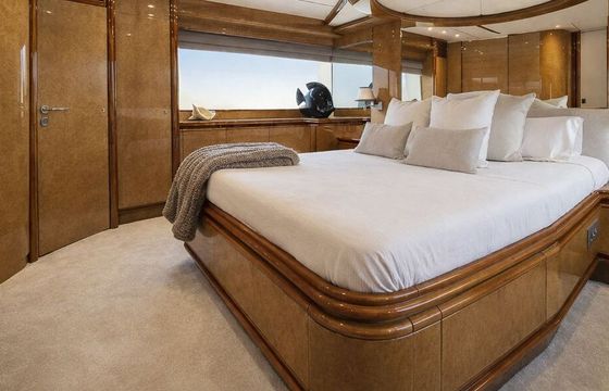 Motor yacht Astondoa 72 2400hp