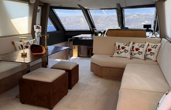 Motor yacht 2014 Model | Fully Refit in 2025 – Turnkey Luxury Generous Living Spaces for Relaxation and Entertai 2700hp