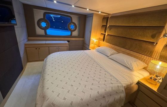 Motor yacht 2014 Model | Fully Refit in 2025 – Turnkey Luxury Generous Living Spaces for Relaxation and Entertai 2700hp