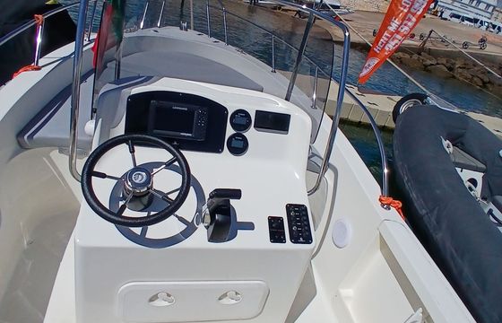 Motorboat Capelli FREEDOM 20 130hp
