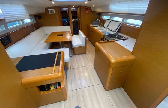 Sailboat Jeanneau Sun Odyssey 519 14.98m