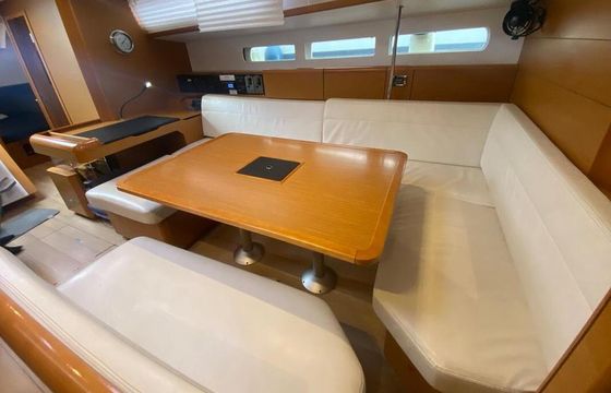 Sailboat Jeanneau Sun Odyssey 519 14.98m