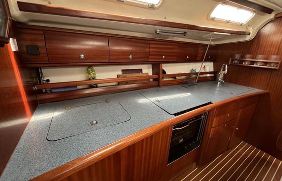 Sailboat Bavaria 44 13.2m