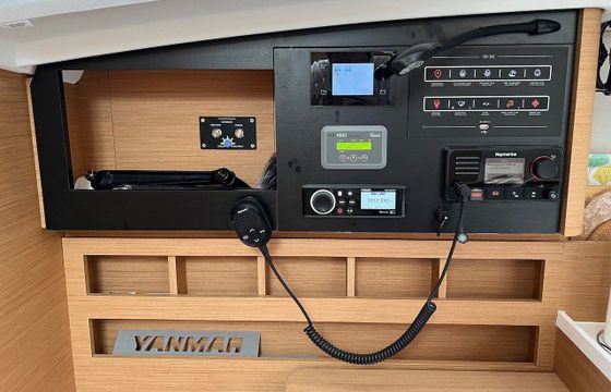 Sailboat Jeanneau Sun Odyssey 410 12.35m