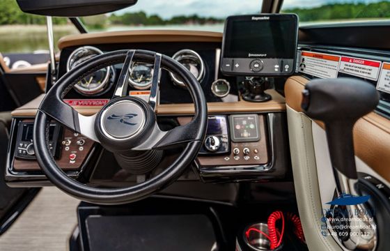 Motorboat Sea Ray 210 250hp