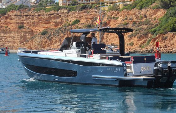 Motorboat Italyure 38 Sport 700hp
